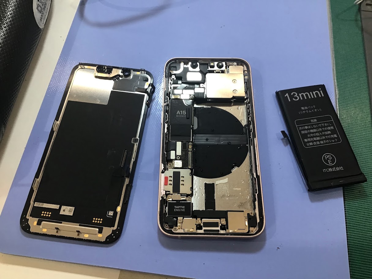 iPhone13miniのバッテリー交換ならデータそのまま修理可能なスマホ修理工房セレオ甲府店へ！